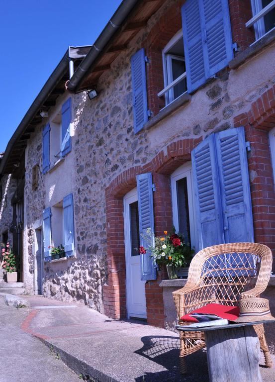 La Ferme Aux Abeilles Hotel Ambierle Exterior foto